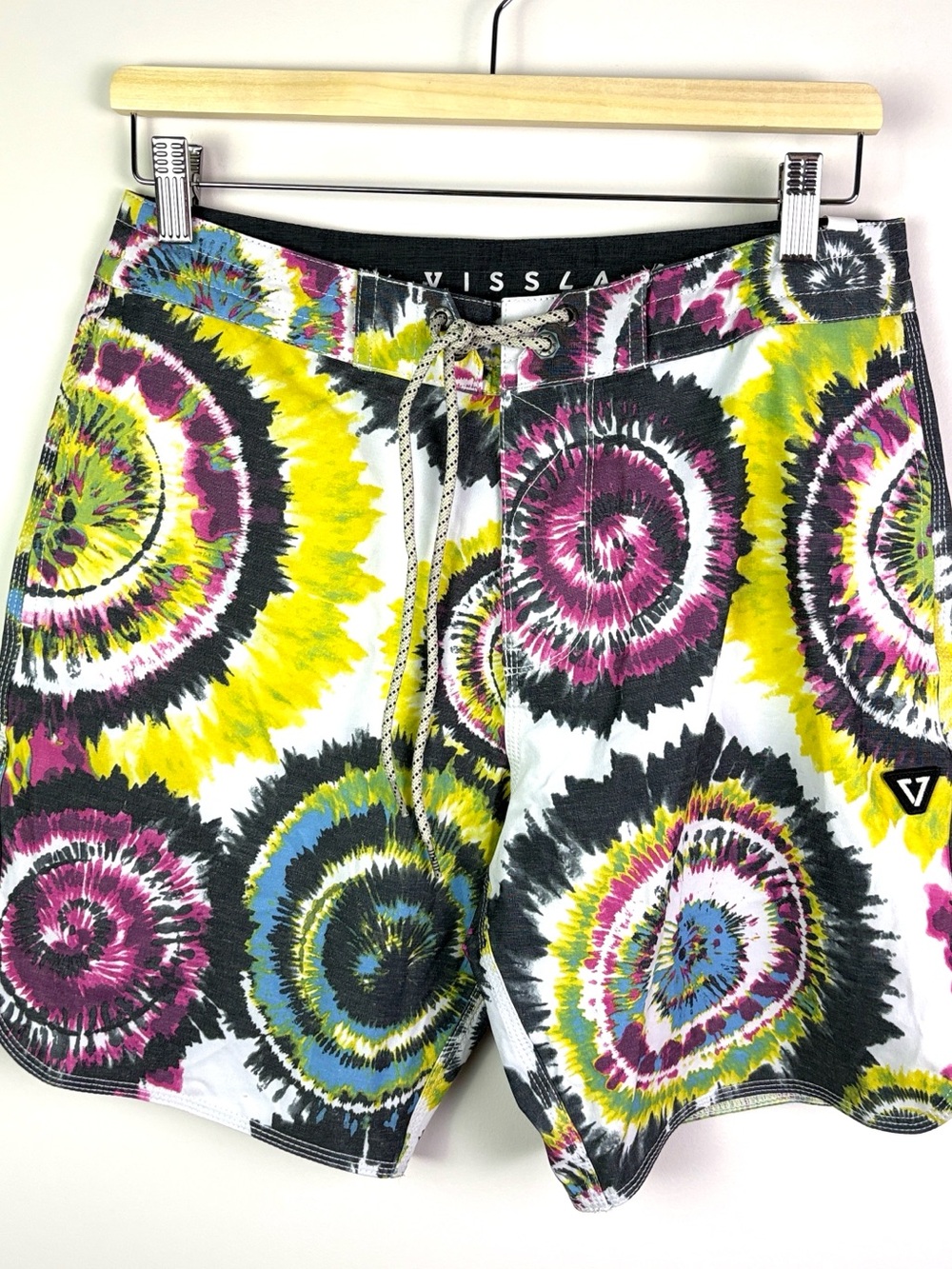 NWT VISSLA Men's Tie-Dye Board Shorts - Yellow, Pink, Black size 30